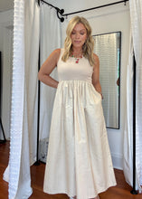 Load image into Gallery viewer, Claire Scoop Neck Midi Dress