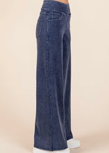 Load image into Gallery viewer, Roe Washed Denim Wide Leg Pant (2 Colors)
