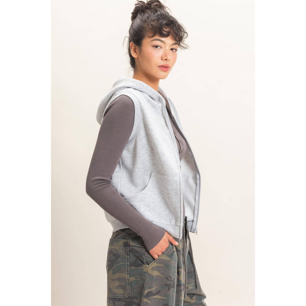 Sleeveless Zip Up Hoodie (2 Colors)