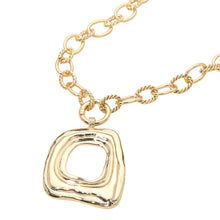 Load image into Gallery viewer, Bold Abstract Metal Pendant Accent Chunky Chain Necklace
