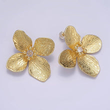 Load image into Gallery viewer, 14K Gold Filled Flower Stud Earrings
