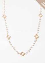 Load image into Gallery viewer, Clover Pearl Necklace
