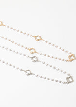 Load image into Gallery viewer, Clover Pearl Necklace
