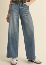 Load image into Gallery viewer, The Layne Comfort Stretch High Rise Wide Leg Jean
