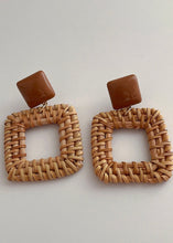 Load image into Gallery viewer, Wooden Rattan Vintage Earrings

