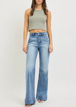 Load image into Gallery viewer, Tisa Flare Jean
