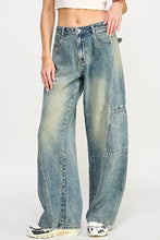 Load image into Gallery viewer, Lucia Mid Rise Cargo Jean
