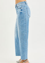 Load image into Gallery viewer, The Tia Slouchy Cropped Slim Barrel Jean
