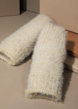 Load image into Gallery viewer, Soft Knit Fingerless Gloves (2 Colors)
