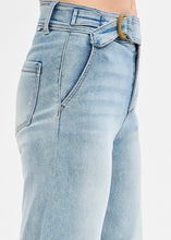 Load image into Gallery viewer, Ava Tummy Control High Rise Crop Wide Front Waist Band
