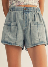 Load image into Gallery viewer, Daisy Relaxed Jean Short

