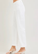 Load image into Gallery viewer, Alicia Mid Rise Relaxed Jean
