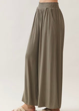 Load image into Gallery viewer, Lily Smocked Waist Wide Leg Pant
