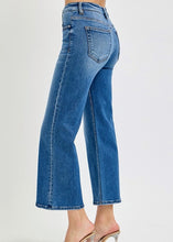 Load image into Gallery viewer, Tummy Control Mid Rise Crop
