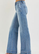 Load image into Gallery viewer, Tisa Flare Jean
