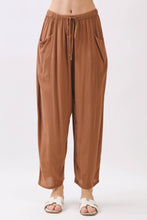 Load image into Gallery viewer, The Marlow Barrel Pant (3 Colors)
