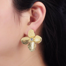 Load image into Gallery viewer, 14K Gold Filled Flower Stud Earrings
