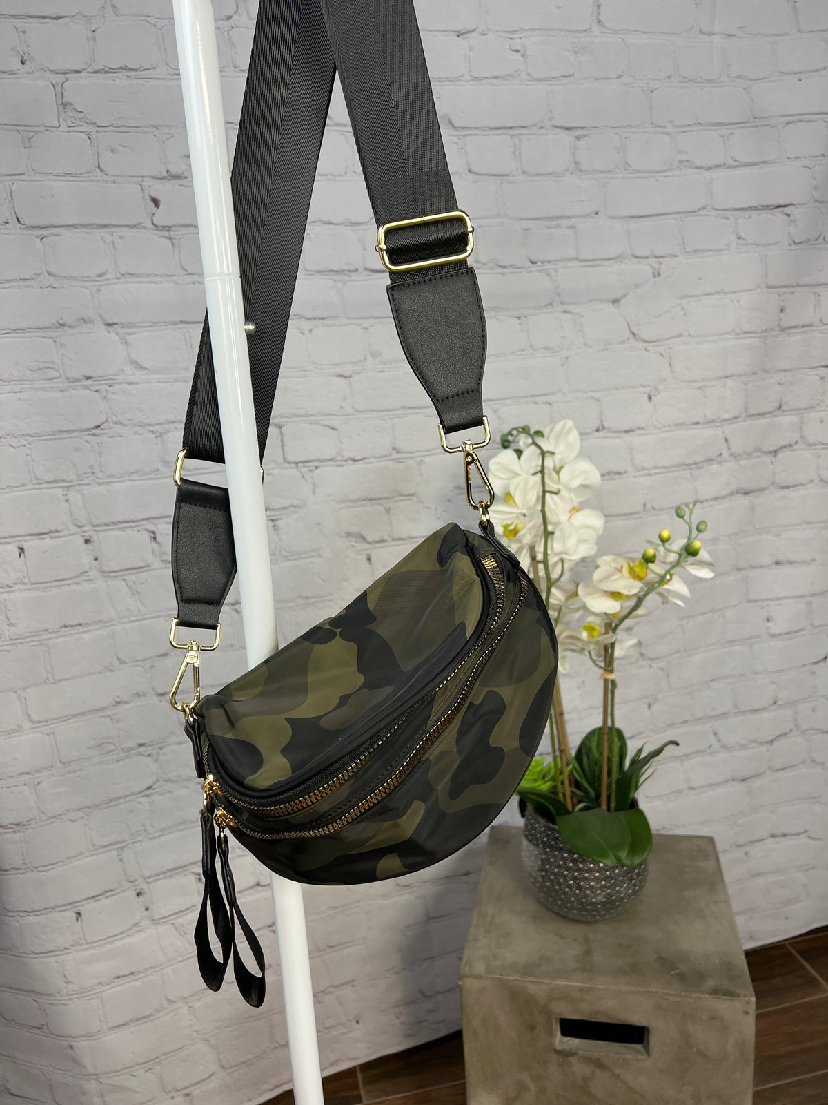 Bobbi Nylon Crossbody Bag (4 Colors)